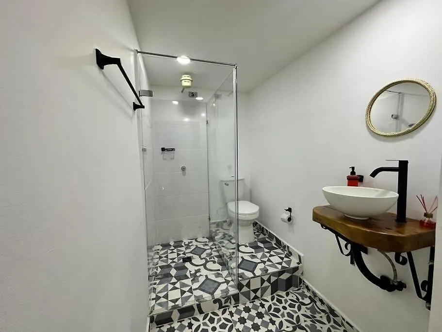 Amplia Casa Para Grupos Grandes, Comoda Y Acogedora Medellín