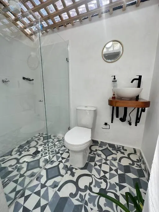 Amplia Casa Para Grupos Grandes, Comoda Y Acogedora Medellín